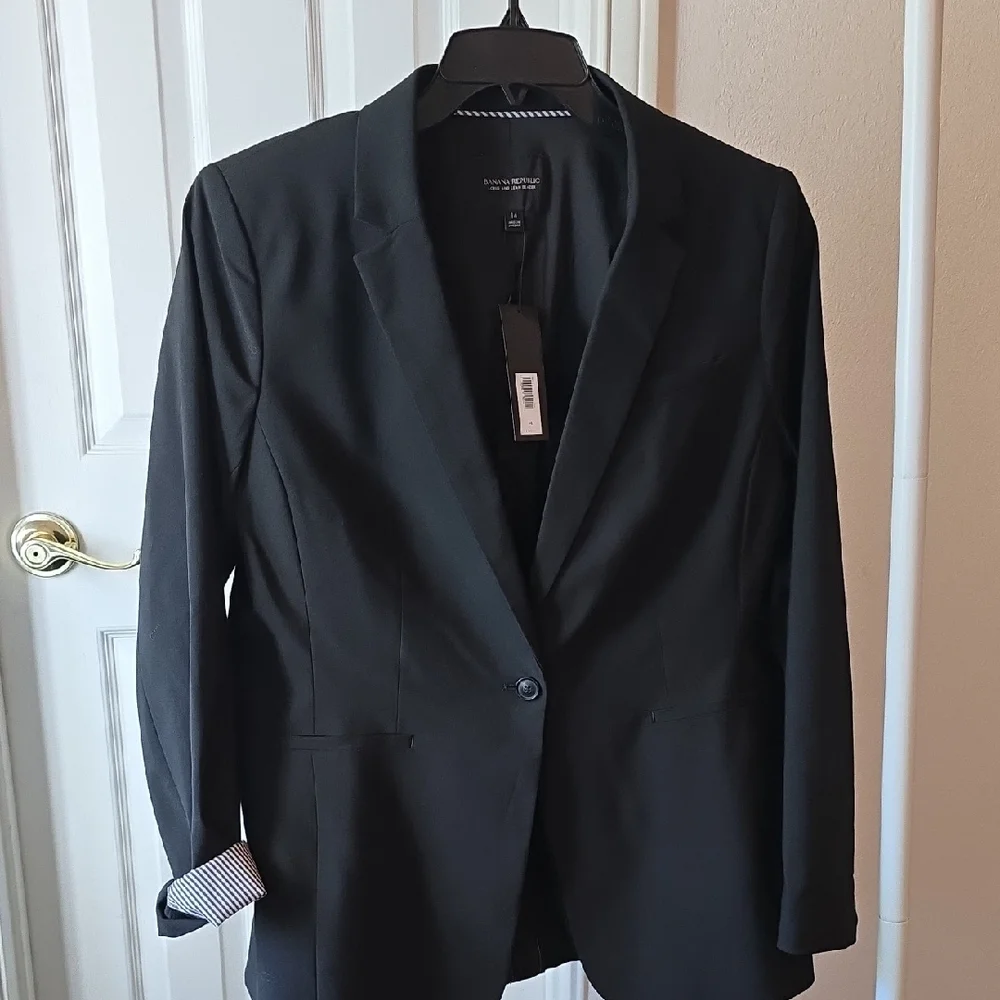 NWT - Banana🍌Republic Black Blazer - Picture 8 of 16
